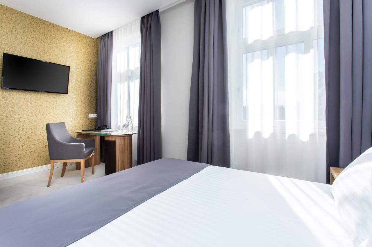 Jakubowy Hotel กดิเนีย ภายนอก รูปภาพ