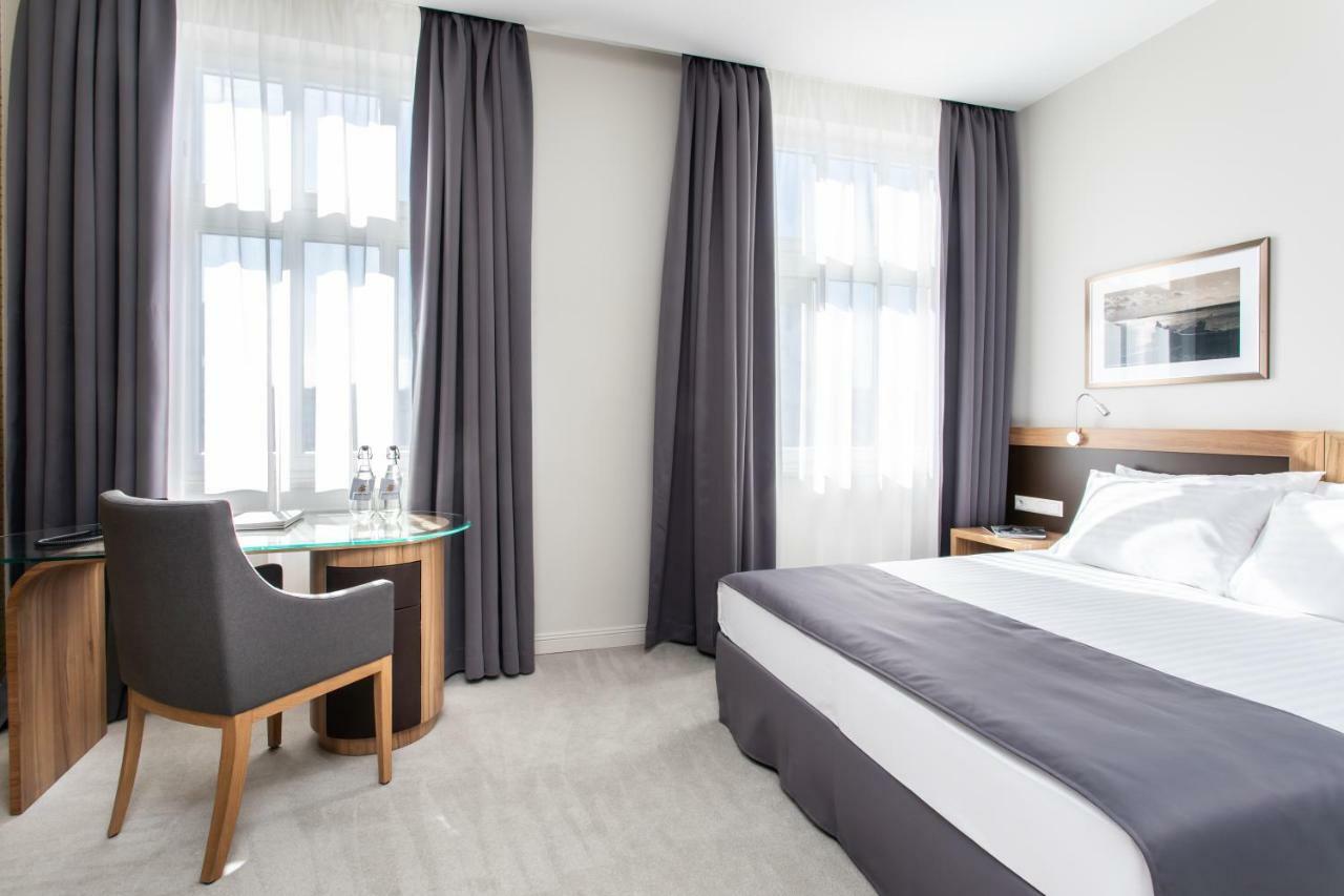 Jakubowy Hotel กดิเนีย ภายนอก รูปภาพ